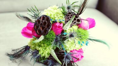 peacock-feathers-and-pods-bouquet